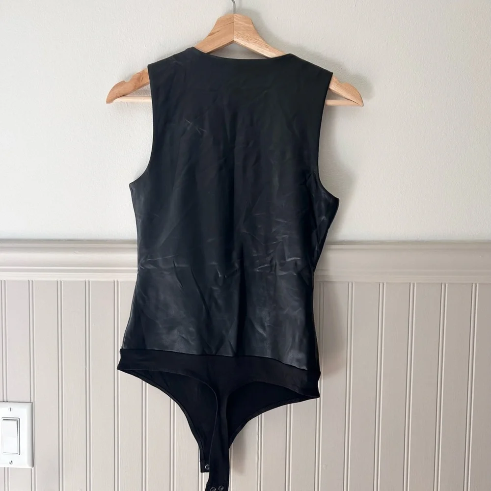 🖤 Express Body Contour Faux Leather Bodysuit – Size Small | Black | High Neck - Picture 4 of 4